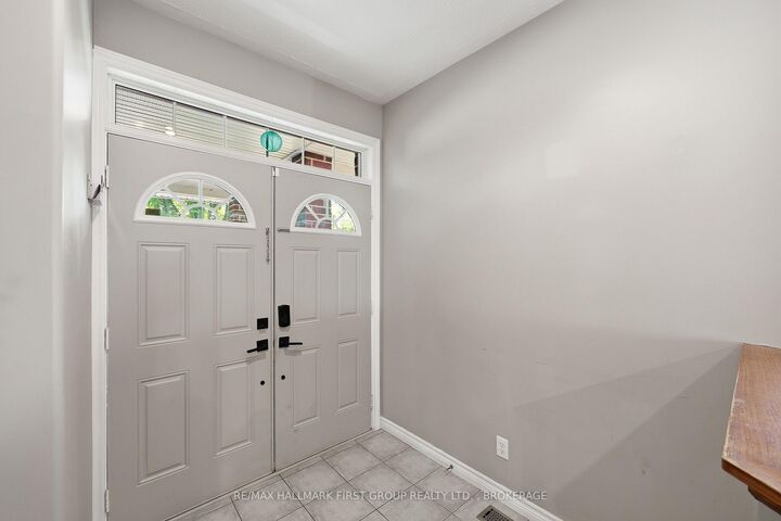 Property Photo: 393 Cavendish Crescent ON K7P 3E2