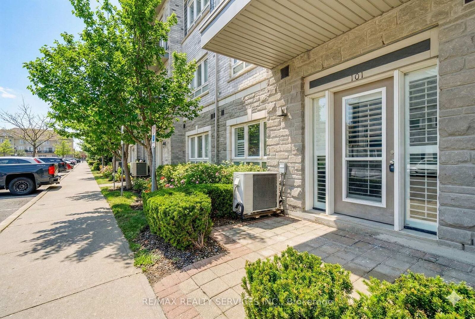 Property Photo: 5150 Winston Churchill Boulevard 101 ON L5M 0P1