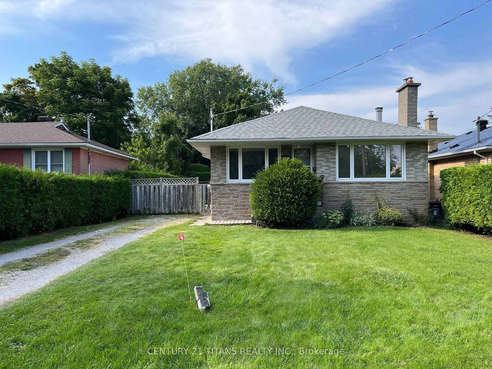 Photo de la propriété: 192 Island Road ON M1C 2P8