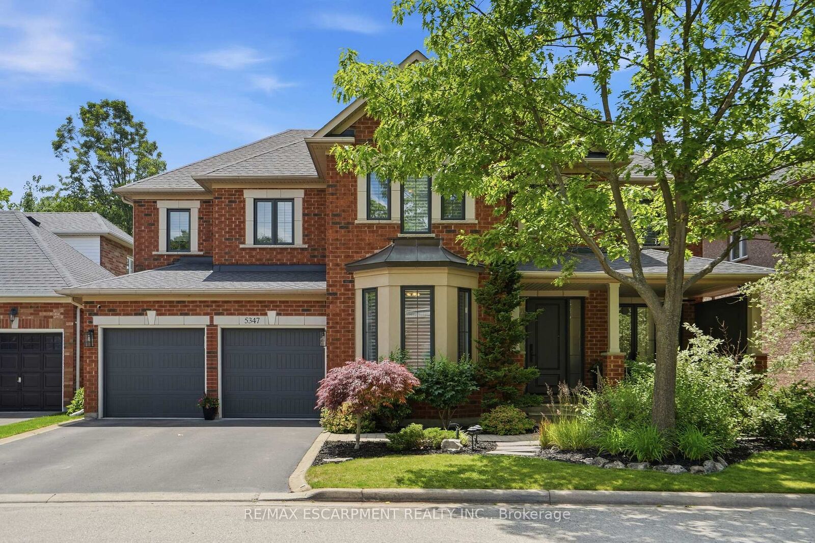 Property Photo: 5347 Jameson Crescent ON L7L 6Z1