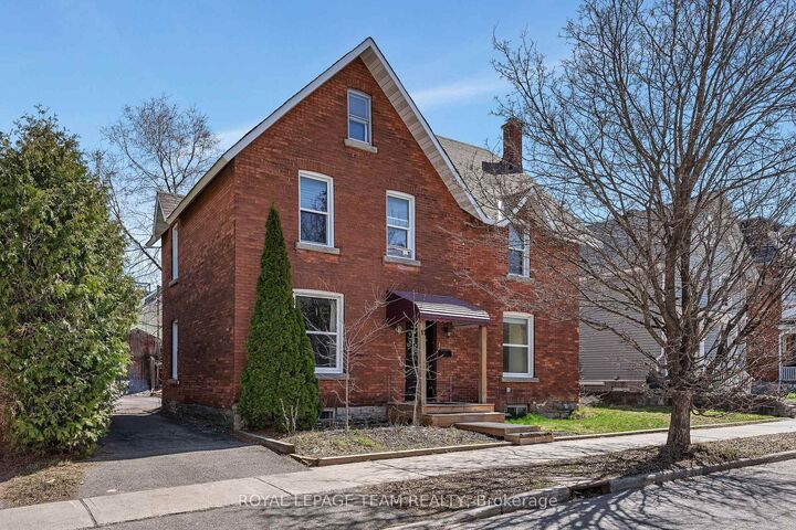 11 Sherbrooke Avenue — photo 1