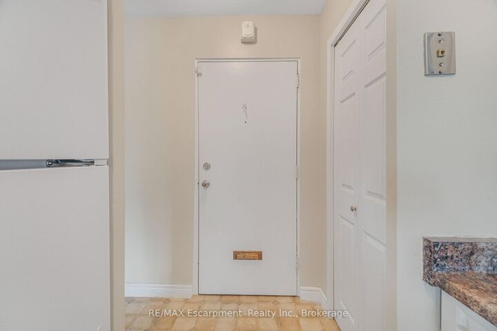 Property Photo: 485 Thorold Road 203 ON L3C 3X1