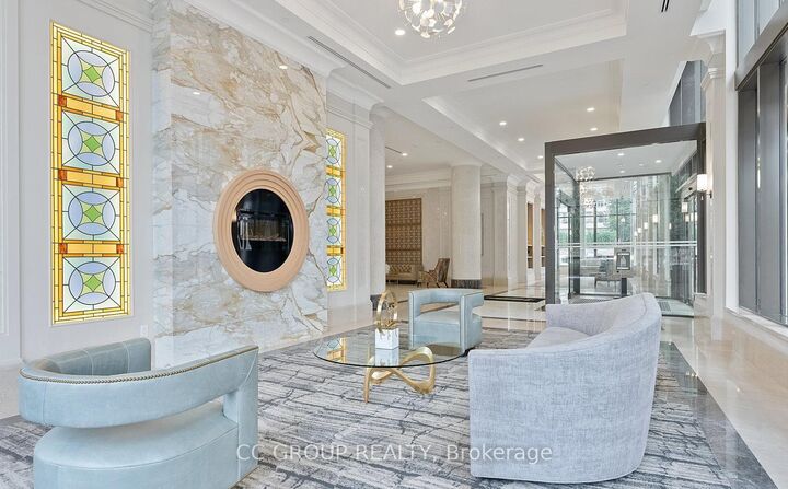 Property Photo: 36 Elm Drive W 1703 ON L5B 0N3