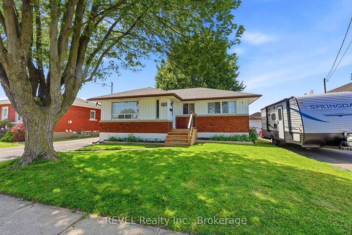 Property Photo: 256 Clarke Street ON L3K 2G5