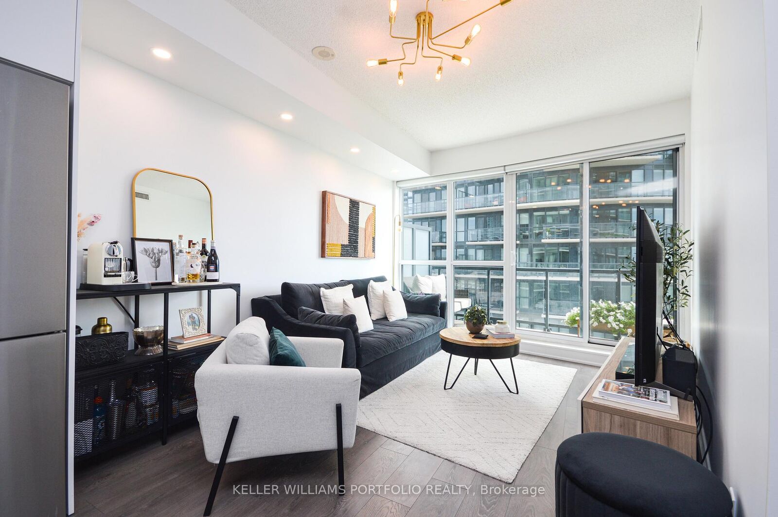 Property Photo: 51 East Liberty Street 1008 ON M6K 3P8