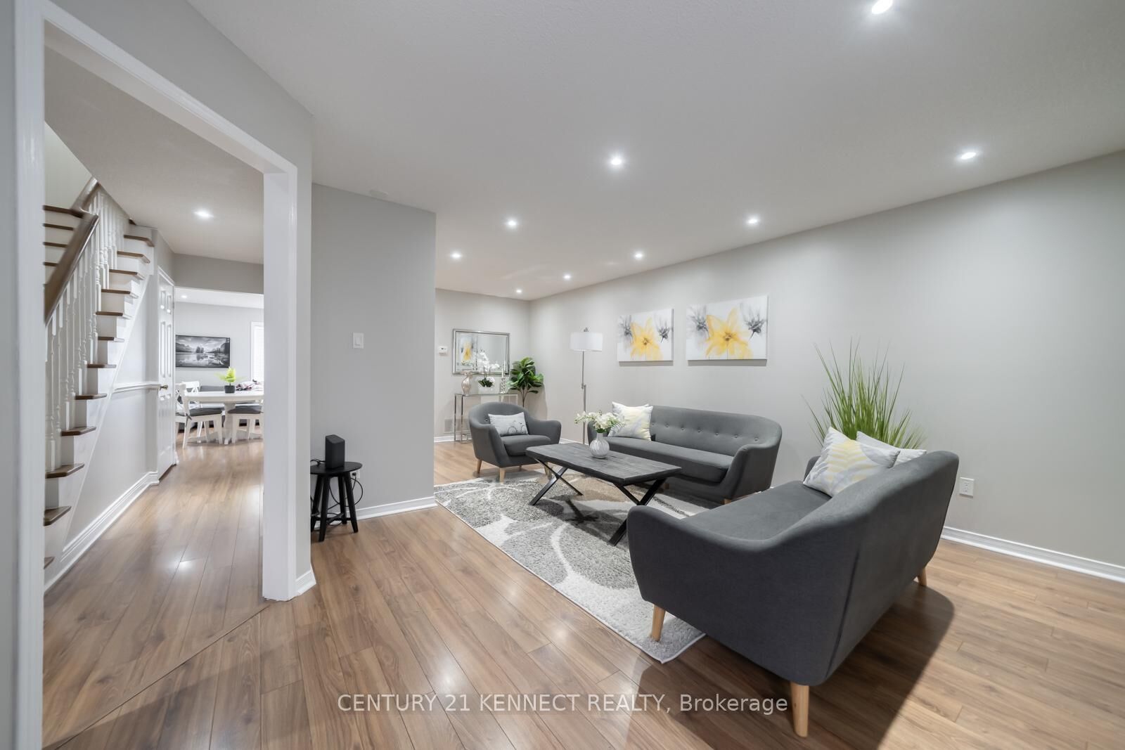 Property Photo:  805 Playter Crescent  ON L3X 1W7 