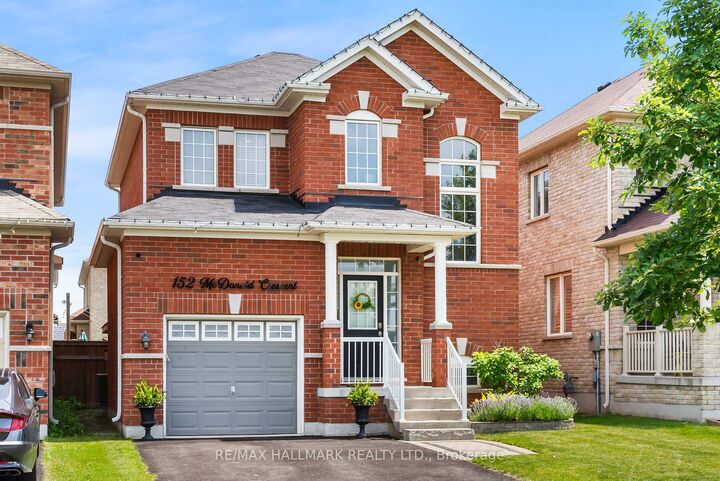 Property Photo:  152 McDonald Crescent  ON L1B 0C9 