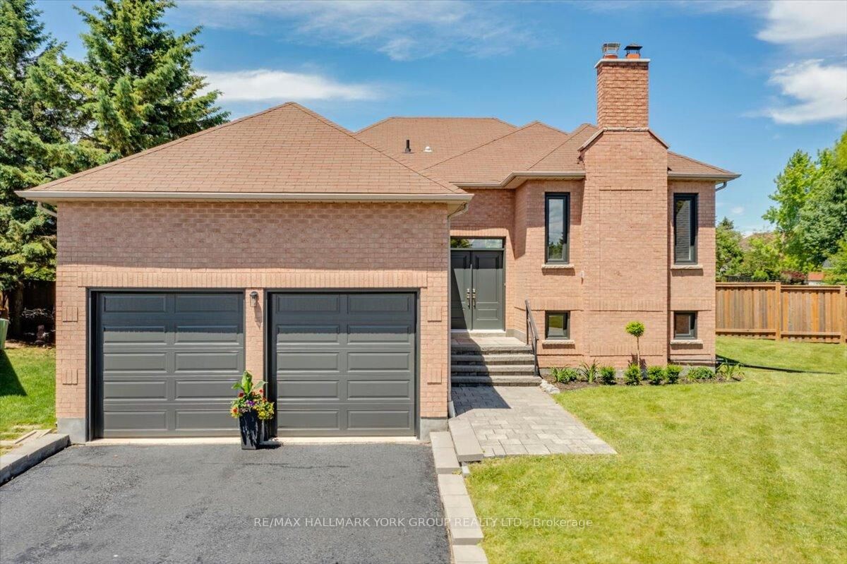 Property Photo:  14 Aynsley Place  ON L4P 3R7 