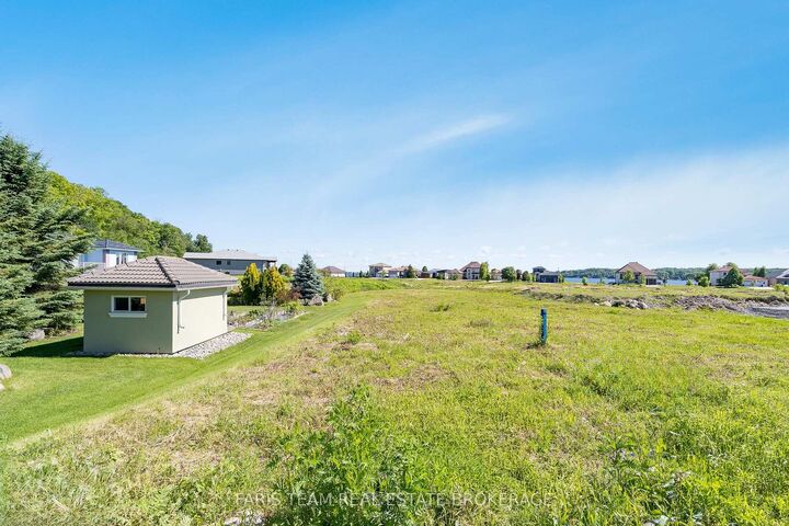Property Photo:  589 Taylor Drive  ON L4R 5L9 