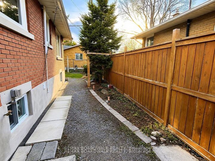 Property Photo: 625 Clarke Avenue ON K1K 0Y6