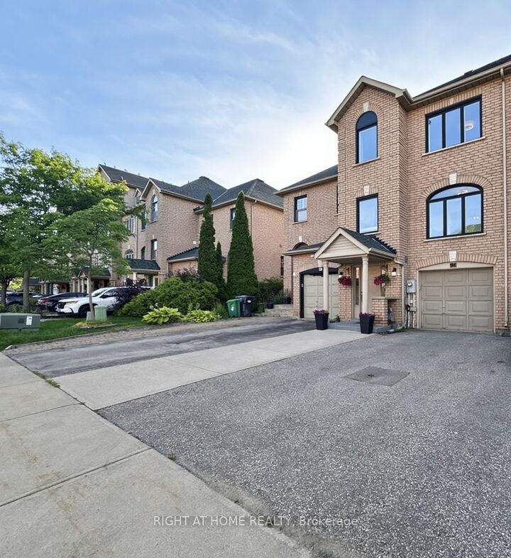 Property Photo:  94 Provincial Place  ON L6S 6C4 
