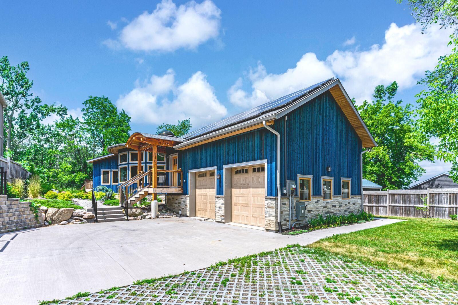 Property Photo:  210 Patterson Road Lower  ON L4N 9B8 