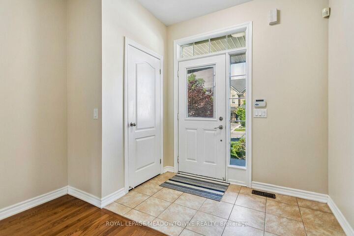 Property Photo:  15 Learmont Avenue Upper  ON L7C 3N3 