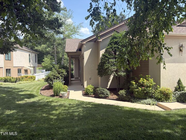 Property Photo:  829 Xanadu Court  TN 37604 