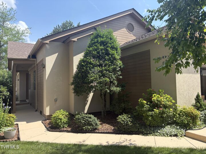 Property Photo: 829 Xanadu Court TN 37604