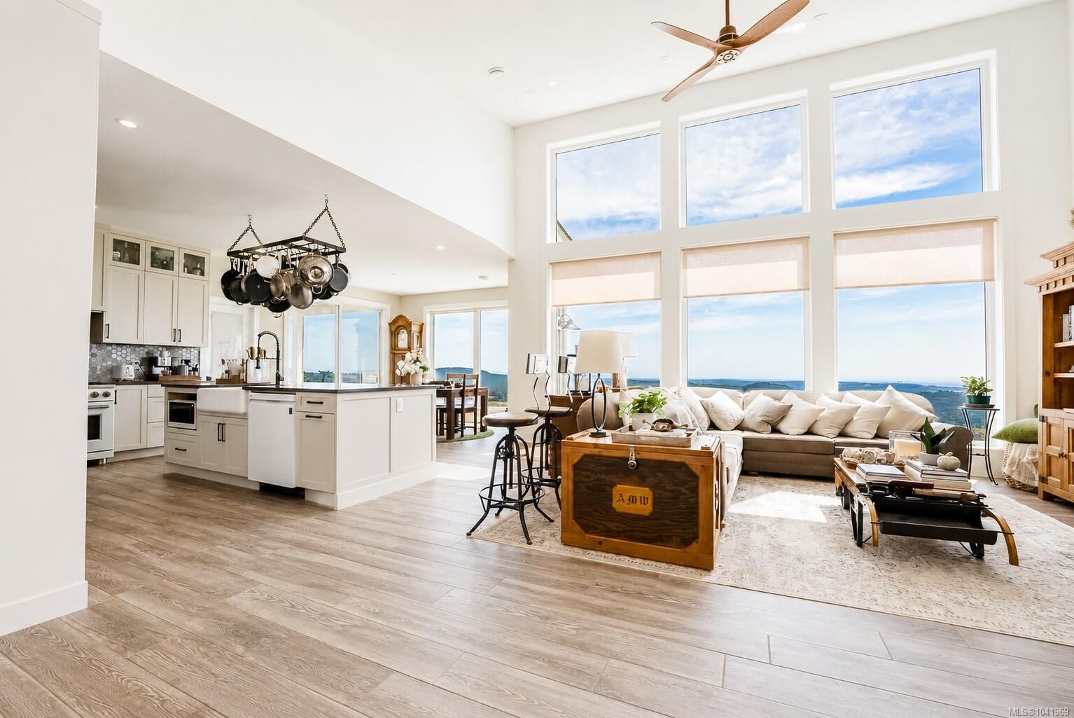 Property Photo: 4030 Ridgeline Dr BC V0R 2W3