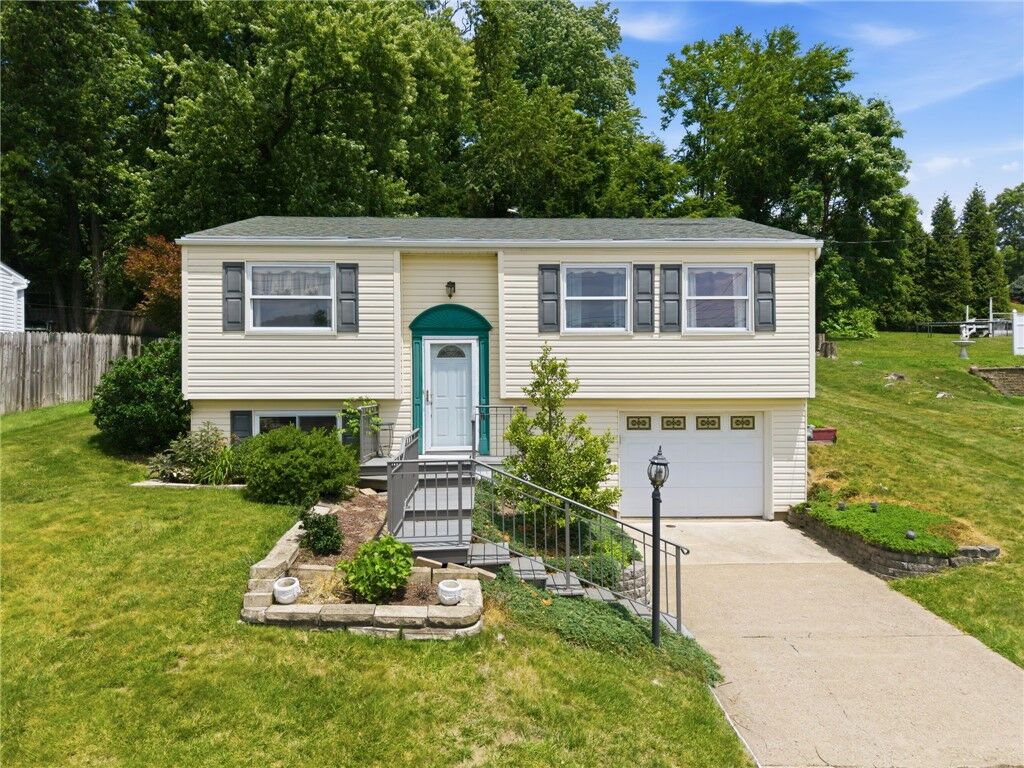 Property Photo: 1025 Edward St PA 15137