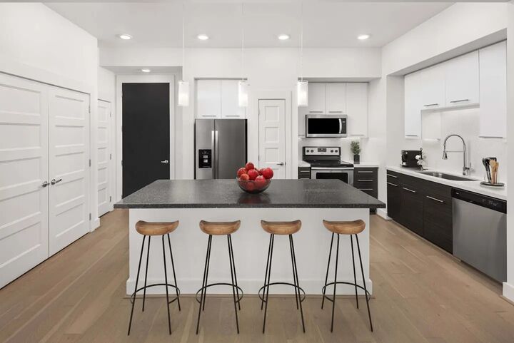 Property Photo: 2727 Travis Street 506 TX 77006