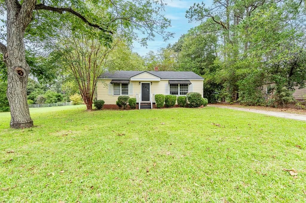 Property Photo:  1403 Tenth Ave  GA 31707 