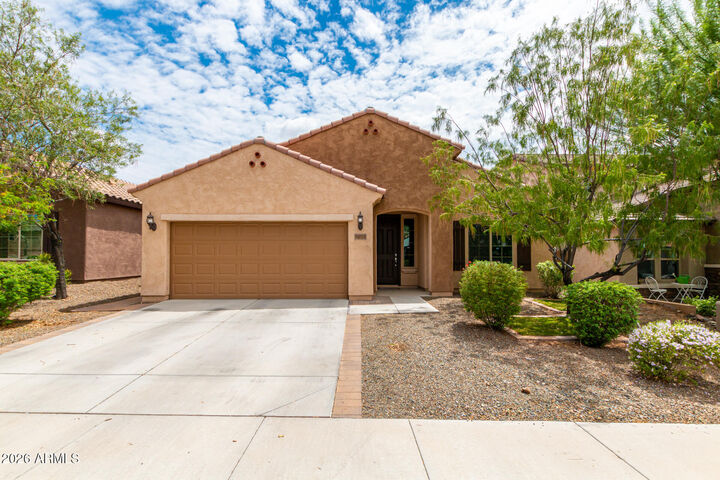 Property Photo:  1019 W Spur Drive  AZ 85085 