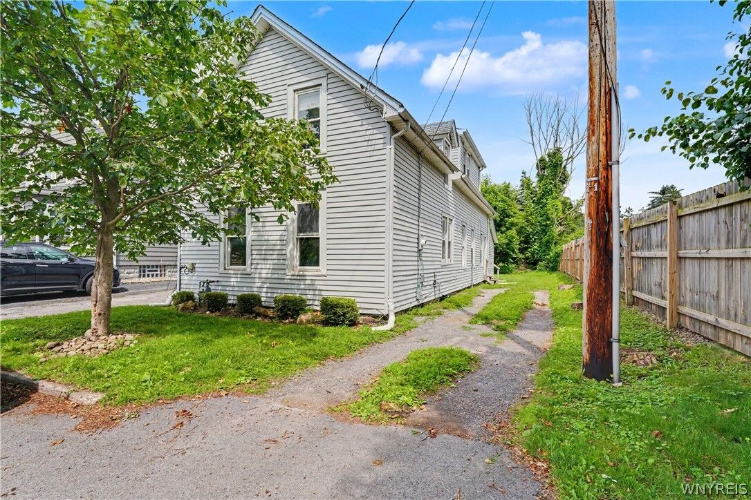 Property Photo:  36 Temple Place  NY 14052 