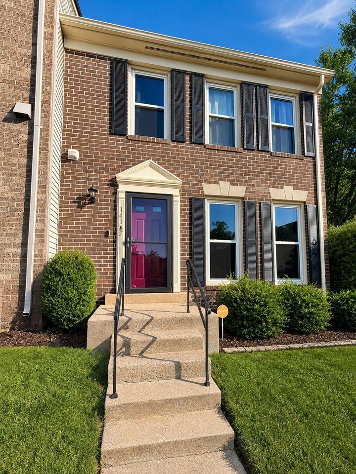 Property Photo: 14187 Royal Oak Lane VA 20120