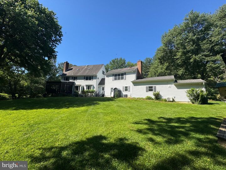 Property Photo:  1441 Hunter View Farms  VA 22182 