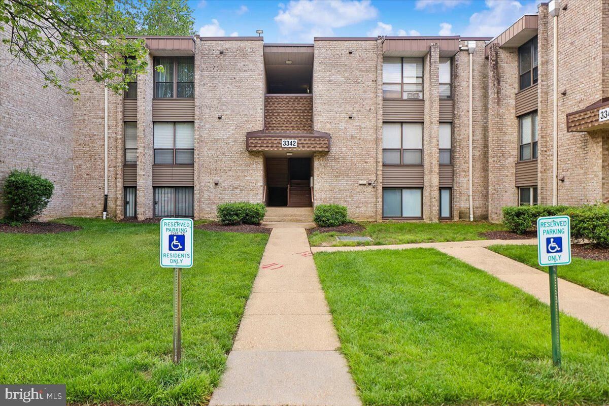 Property Photo:  3342 Huntley Square Drive T1  MD 20748 