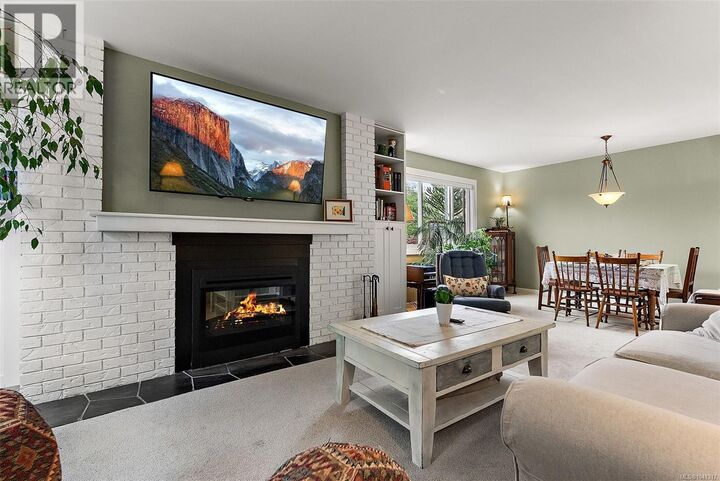 Property Photo: 2286 Henry Avenue 204 BC V8L 2B2