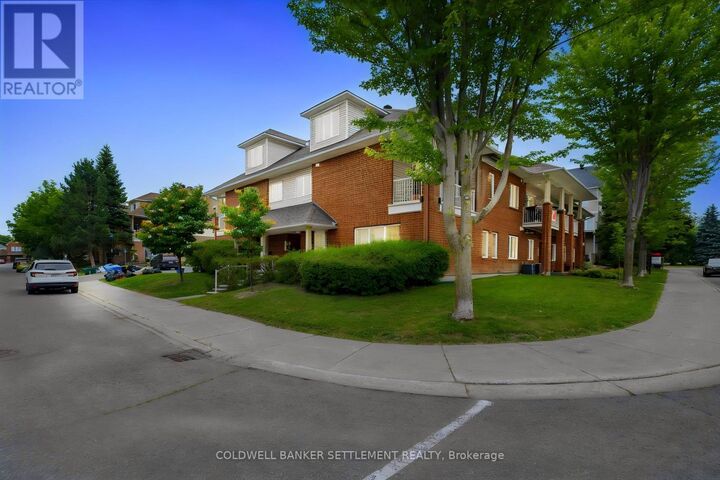 Property Photo:  10 Daybreak Street G  ON K2G 6T9 