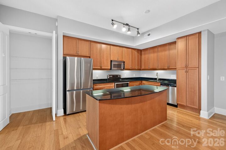 Property Photo: 4620 Piedmont Row Drive 603 NC 28210