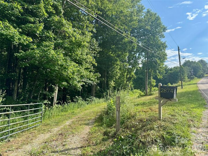 Property Photo: 2874 Huffman Road NC 28645