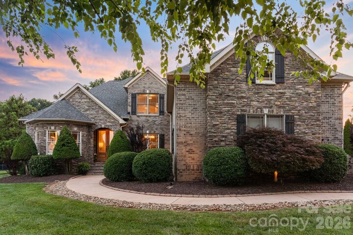 Property Photo: 160 Riverchase Lane NC 28115