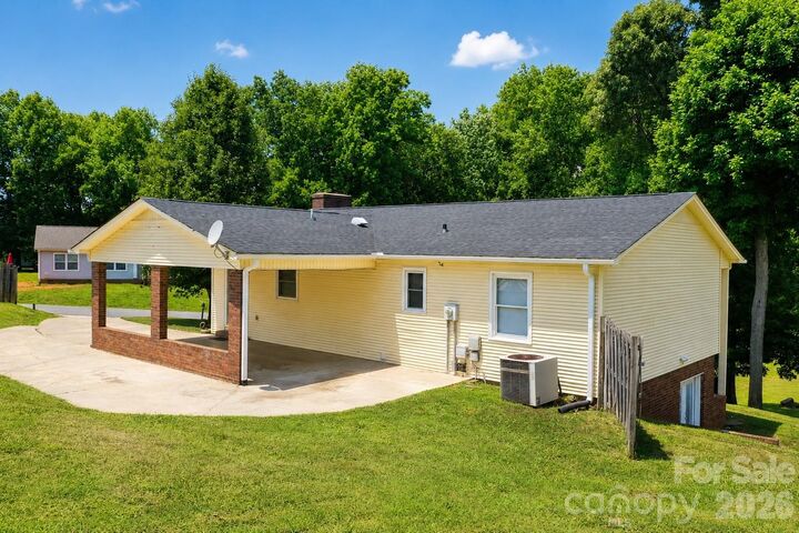 Property Photo: 3237 Annex Street NC 28613