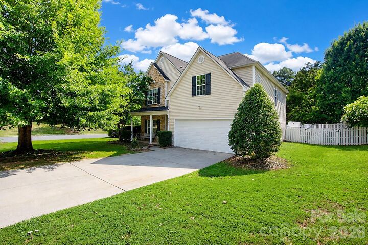 Property Photo:  2001 Choke Berry Way  NC 28173 