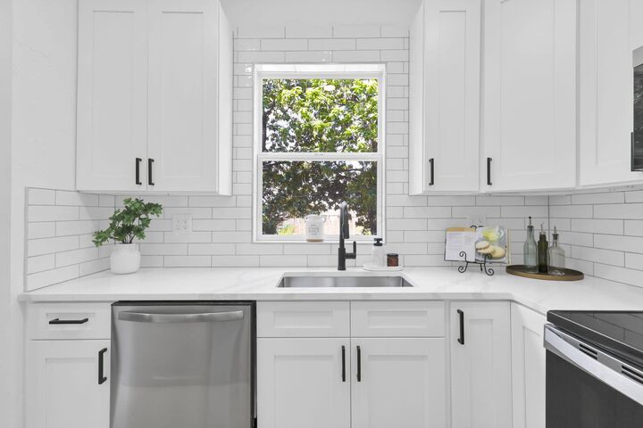 Property Photo:  463 N Champion Avenue  OH 43203 