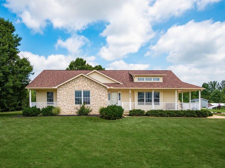 Property Photo:  6294 Mink Street Road  OH 43061 