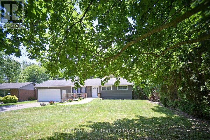 Property Photo:  566 Head Street North  ON N7G 4K8 