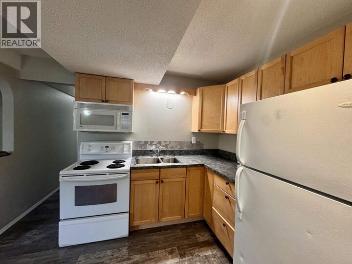 Property Photo:  4569 Hunter Avenue  BC V2M 5V7 