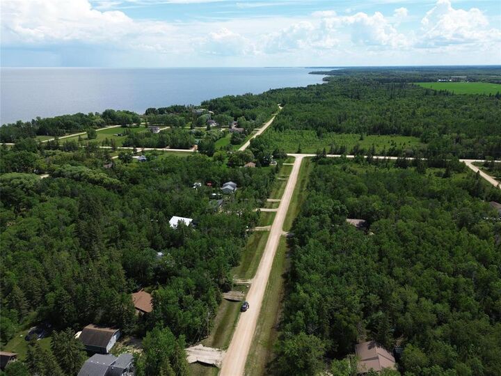 Property Photo:  28 Twin Pine Road  MB R0C 1B0 