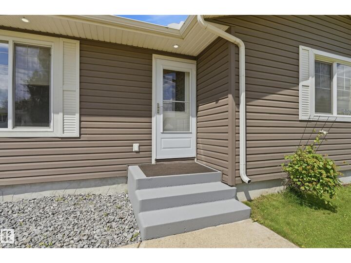 Property Photo: 5028 47 St AB T0B 2R0