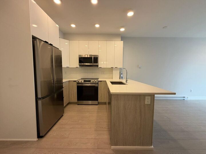 Property Photo:  20360 Logan Avenue 317  BC V3A 0P5 