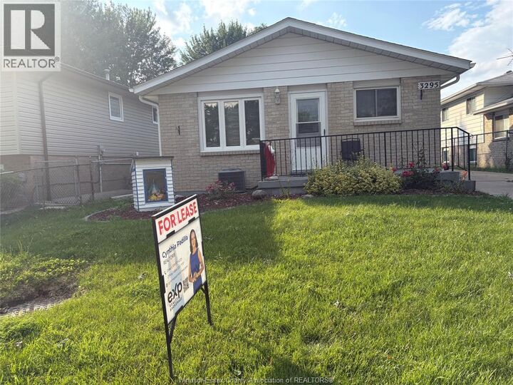 Property Photo:  3295 Aurora  ON N8R 1Y9 