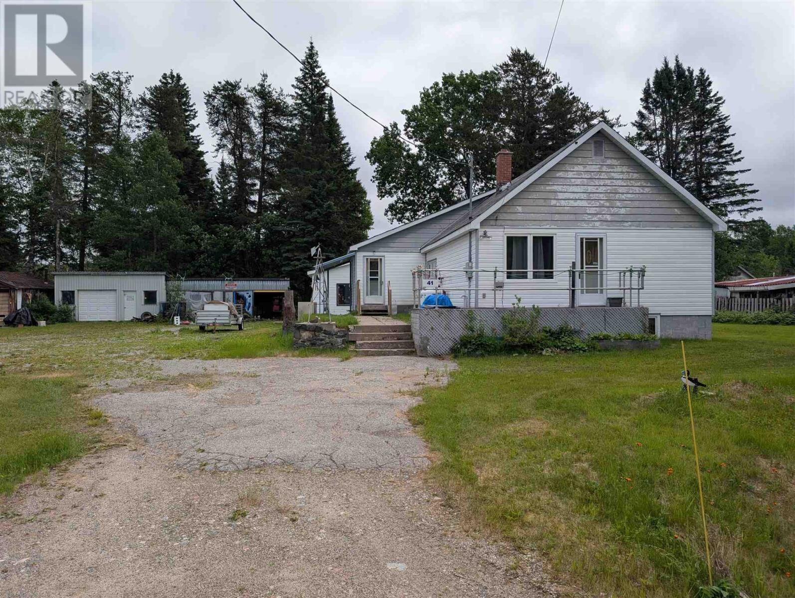Property Photo:  41 Queen St  ON P0S 1G0 
