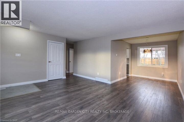 Property Photo: 49 Bendingroad Crescent ON L2N 5R4