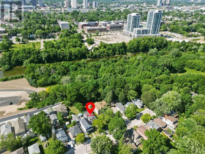 Property Photo:  226 Grand Avenue  ON N6C 1M7 