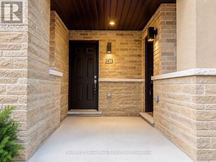 Property Photo:  1073 Wheat Boom Drive  ON L6H 7H5 