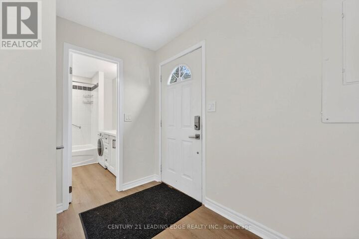 Property Photo:  2073 Kate Avenue  ON L9S 1Y3 