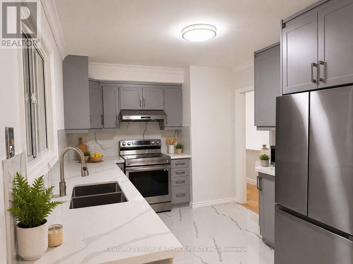 Property Photo: 5 Mid Pines Road ON M1G 2L5