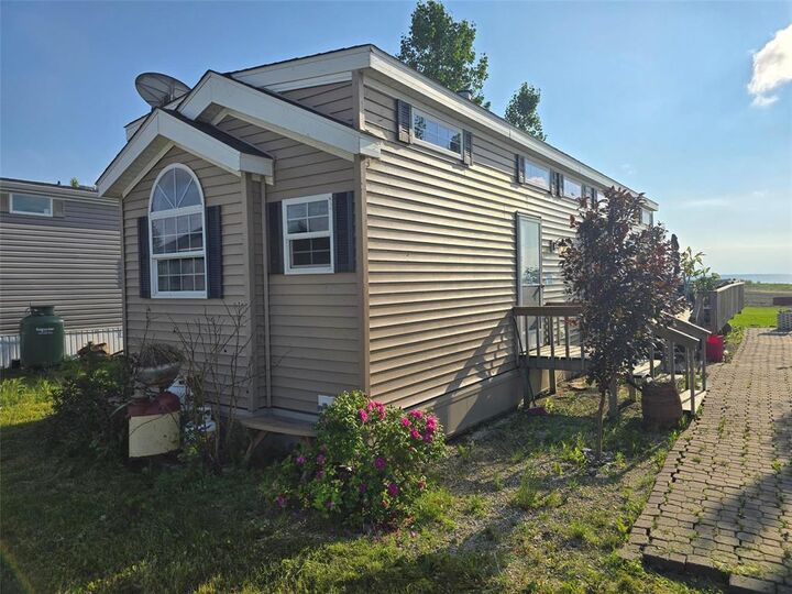 Property Photo: 15 Lake Road MB R0C 2J0
